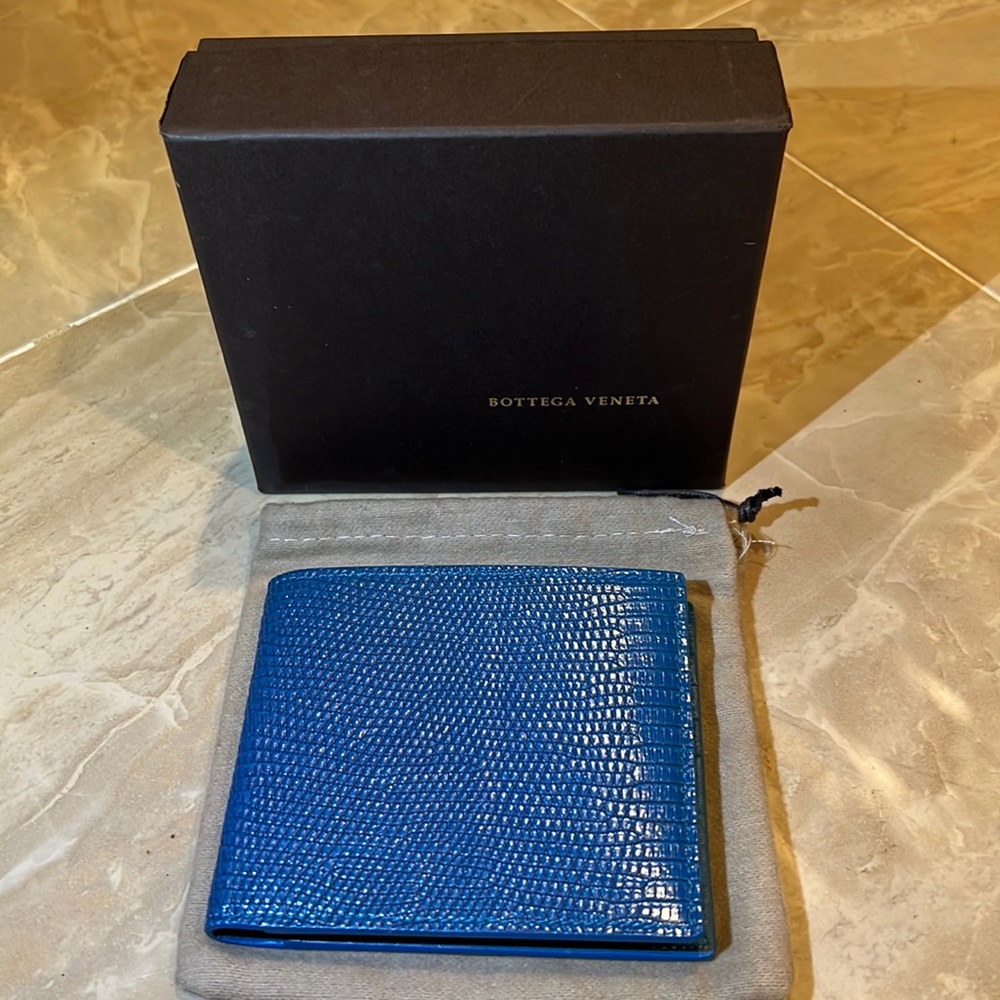 NEW IN BOX! 100% Authentic Bottega Veneta Blue Lizard Men’s Wallet